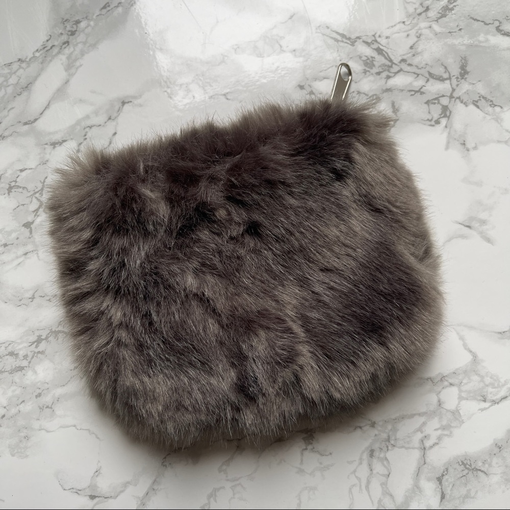 Fuz fur zipper pouch - Picture 1 of 3